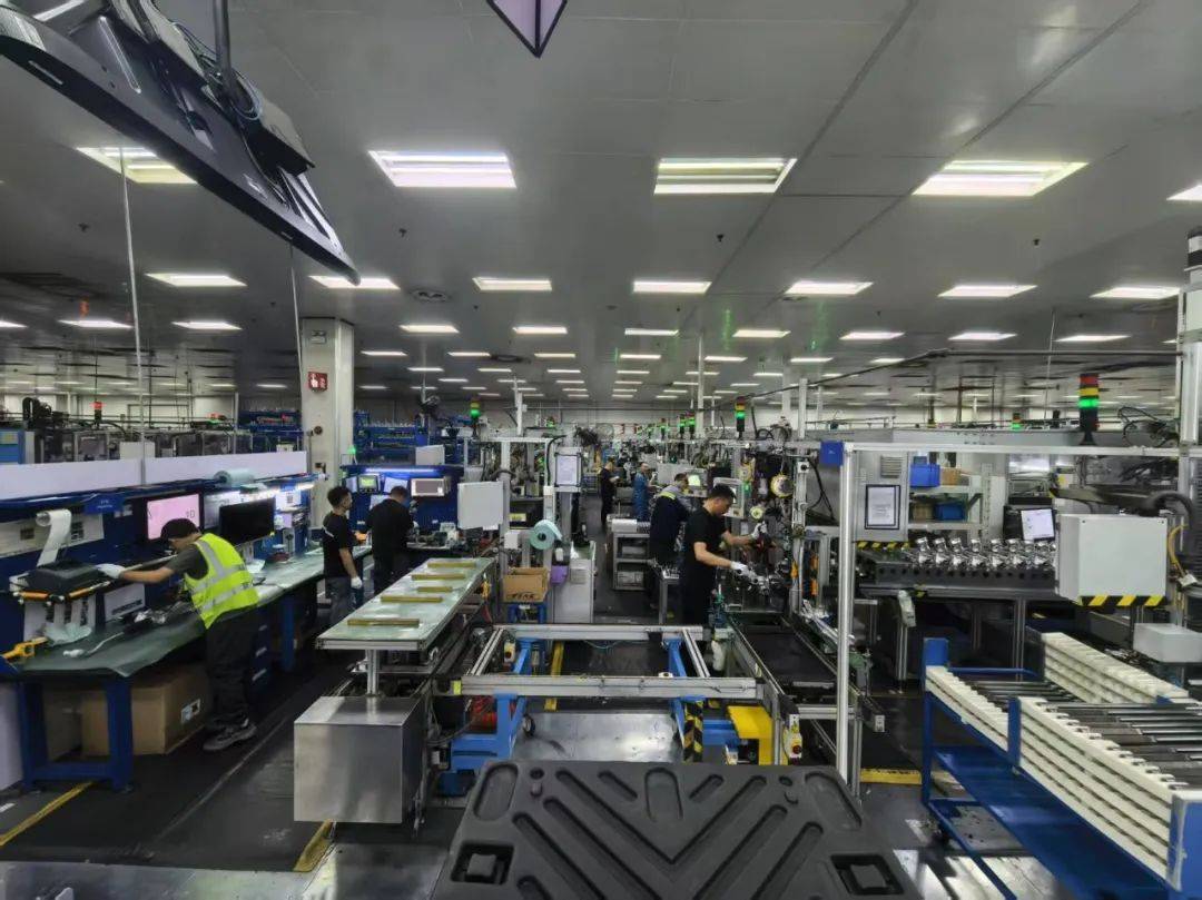 上海嘉定企業(yè)節(jié)日堅守忙生產(chǎn)，服務保障不打烊